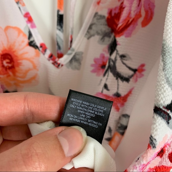 NWT TRIXXI Francesca's Crop Floral Wrap Jumpsuit - Picture 14 of 16